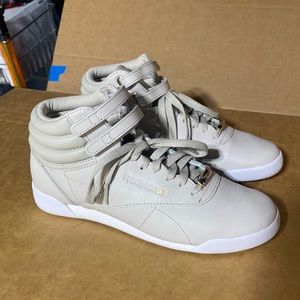 Reebok HighTop Sneakers Kid’s size 6